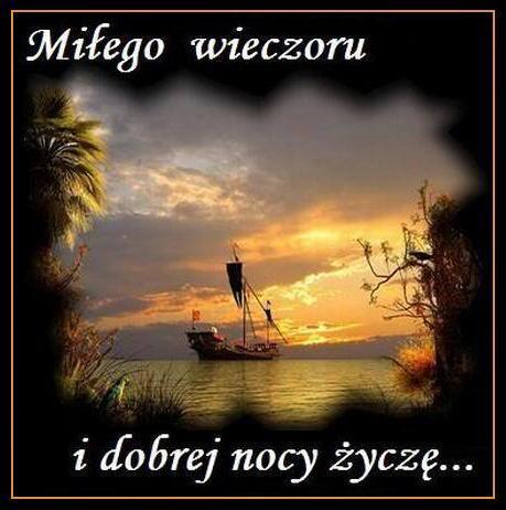 Płynący statek miłego wieczoru